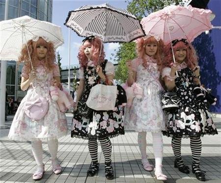 Lolita goes Victorian, Goth in Japan cosplay trend