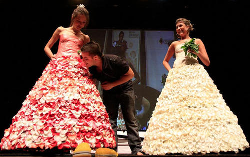 Vestido de novia y zapatillas comestibles, por el chef colombiano Juan  Manuel Barrientos