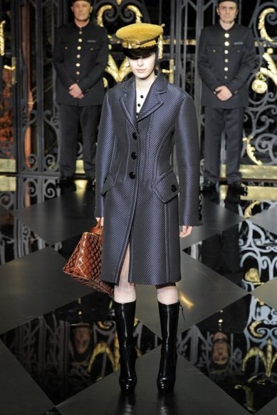 Call girls, wives check into Marc Jacob's 'Hotel Vuitton