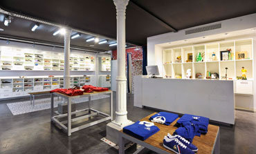 Le coq sportif outlet flagship store