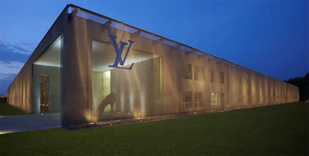 Louis Vuitton lance un service de chaussures sur mesure