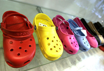 takashimaya crocs