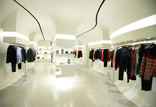 alexander mcqueen retail