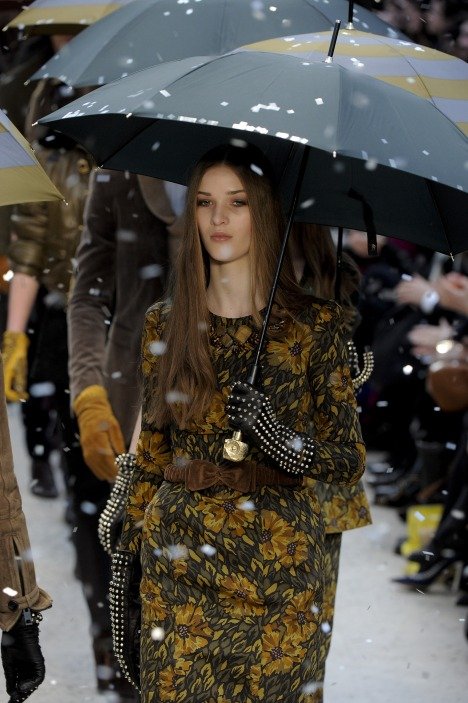 Burberry umbrella outlet prorsum