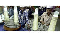 Bangladesh garment makers welcome lower yarn prices