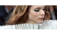 Défilés parisiens : Chanel décline au féminin l'élégance "Beau Brummell"
