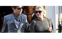 Kate Moss a Parigi con Jamie Hinche: la coppia forse in dolce attesa?