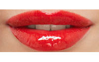 Ante la crisis las mujeres se pintan los labios de rojo, según maquilladora