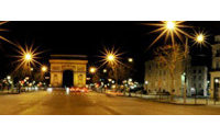 Le comité Champs-Elysées défend la nature touristique de l'avenue face à Delanoë