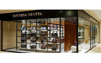 Bottega Veneta lance son e-commerce et maintient sa dynamique d’ouverture de boutiques
