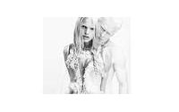 Modelo albino é destaque na campanha da Givenchy