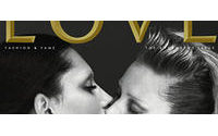 Transexual brasileira beija Kate Moss em revista