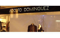 Adolfo Dominguez constituye una filial en Italia y vende la de Argentina