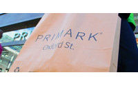 Primark sustituye las bolsas de plástico por papel 100% reciclado