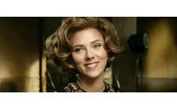 Scarlett Johansson juega con la ironía para Dolce & Gabbanna