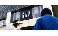 Gap bets on discounts to draw holiday shoppers