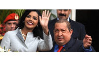 Chávez habla de implantes mamarios y cesáreas tras recibir a Miss Mundo 2011