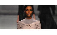 La mujer Dior vuela con "dulce modernidad" hacia el invierno 2012-2013