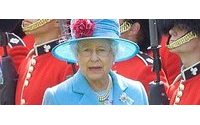 Simbolo più che accessorio, Elisabetta II ha indossato più di 5mila cappelli diversi