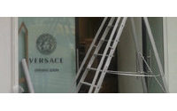 Versace remplace son flagship de l'avenue Montaigne le temps d'une rénovation