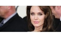 Matrimonio Jolie: bookmaker puntano su abito Versace