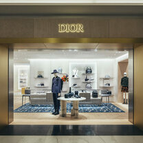 Dior inaugura a sua maior loja em Espanha na Galería Canalejas