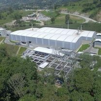 Vélez apuesta por la energía limpia en Colombia e instala paneles solares en su planta