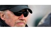 Nike Chairman Phil Knight to step down in 2016