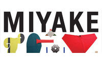 Tokio repasa en una gran exposición las más de cuatro décadas de Issey Miyake