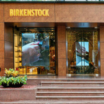 Birkenstock eröffnet ersten Flagship-Store in Mumbai
