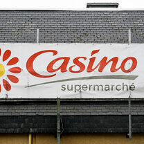 Regarder la vidéo Casino et Intermarché officialisent le transfert de 61 magasins