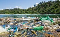 Une cinquantaine de multinationales responsable de la moitié de la pollution plastique mondiale