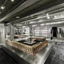 Givenchy célèbre l’ouverture de sa première boutique à Los Angeles avec deux soirées à Hollywood