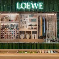 Loewe installe au Japon son premier magasin dédié à la réparation d’articles en cuir