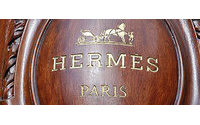 Hermès lifts forecasts, sees no slowdown