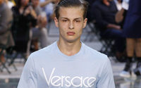 Versace acusa pérdidas en 2016