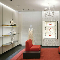 Valentino открыл новый бутик на авеню Монтень в Париже