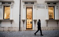 Grupo de luxo Zegna abrirá nova fábrica de calçados e artigos de couro na Itália