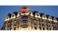 Landmark Art Deco Paris hotel closes for renovation