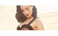 Dita von Teese firma la sua prima collezione di lingerie premaman