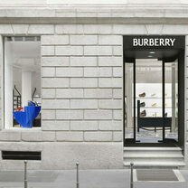 Burberry apre un nuovo store a Milano