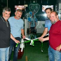 El club de fútbol Sarmiento inaugura una nueva tienda para la venta de su indumentaria