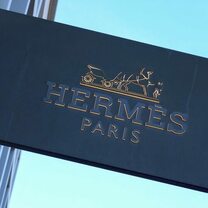 Hermes Hermes'e Karşı: Türk Kitapçı Fransız Deviyle Mücadele Ediyor
