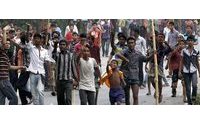 Al menos 70 heridos en protestas de trabajadores textil en Bangladesh