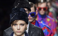 Armani и Versace переносят показы круизных коллекций из-за коронавируса