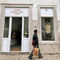 Amor Fati: nova loja vintage abre portas em Lisboa com roupa e acessórios em segunda mão