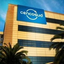 Cencosud cierra un contrastante 2023 afectado por su negocio en Argentina