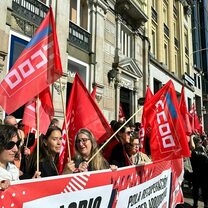Unos 650 trabajadores de tiendas de Inditex se manifiestan en A Coruña para pedir mejoras