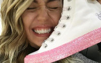 Miley Cyrus revela parte de su colaboración con Converse