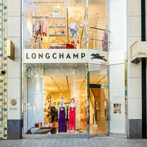 Longchamp eröffnet Boutique in Düsseldorf neu